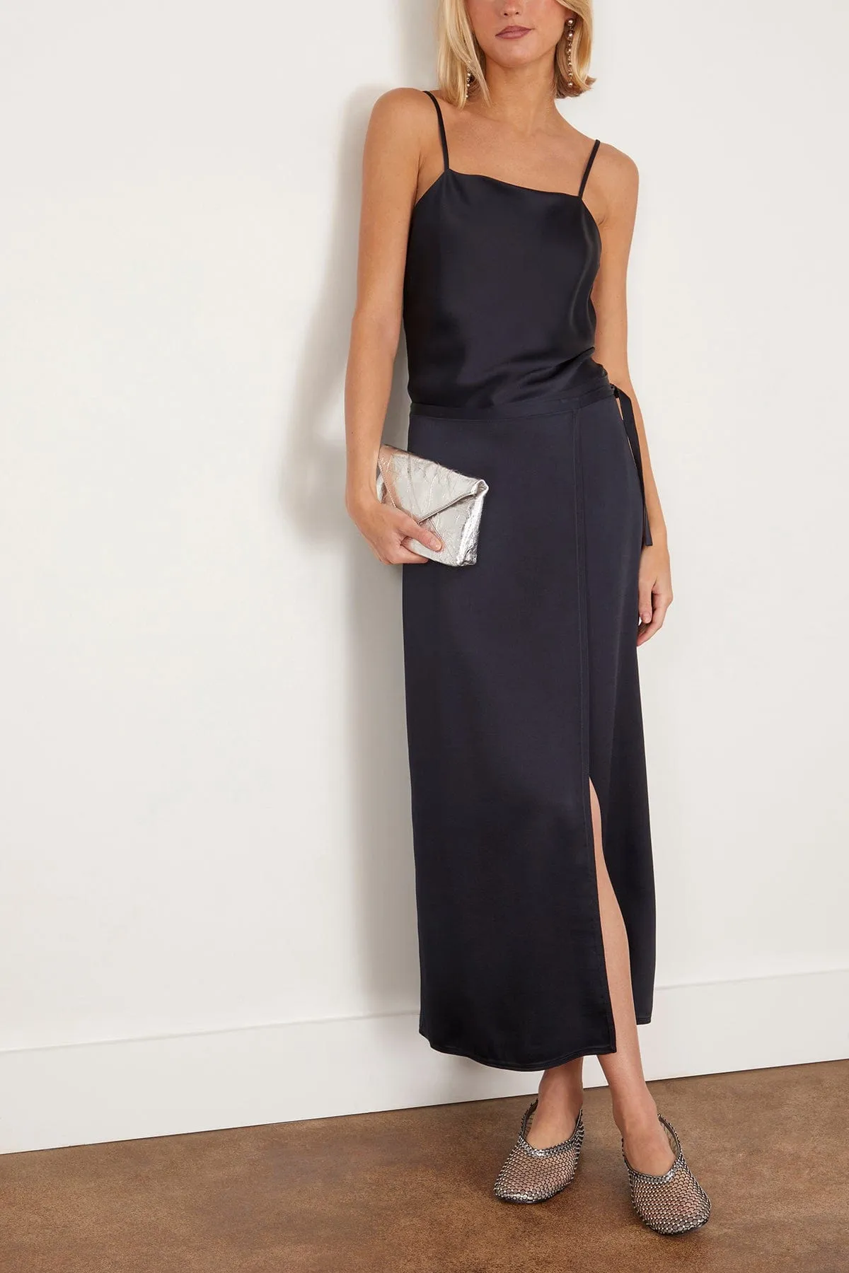 Chic Shining Satin Top in Notte