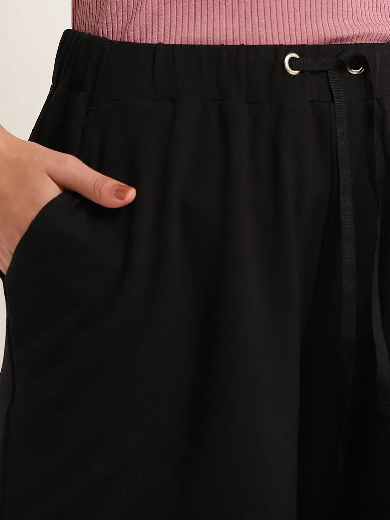 Wunderlove Solid Black Cotton-Blend Relaxed Fit Shorts